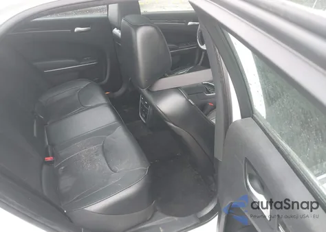 2015 Chrysler 300C z USA, uszkodzony, nr VIN 2C3CCAEG9FH797776